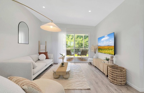 Repton Apartment | Kookaburra Luxe Riverside Retreat