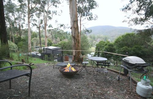 Millgrove House | Kookaburra's Perch