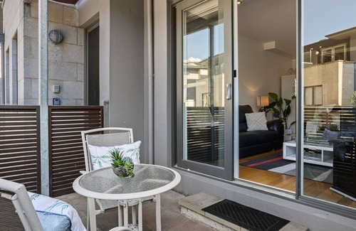 Sorrento Apartment | Koonya Getaway - Modern apartment with the beach at your doorstep