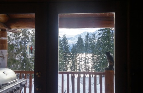 Central Kootenay Cabin | Kootenay Lake (Gray Creek, BC) - Log Home Cabin