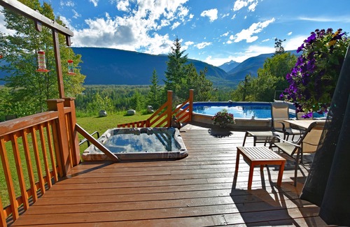 Argenta House | Kootenay Paradise Retreat!