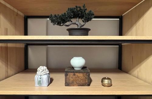 Ikseon-dong Hanok Village Apartment | Korean Traditional terrace House Paradise Shopping Center