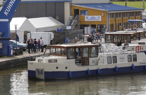 Niderviller Boat Rental | Kormoran 1140 - license-free houseboat - KUHNLE-TOURS Niderviller