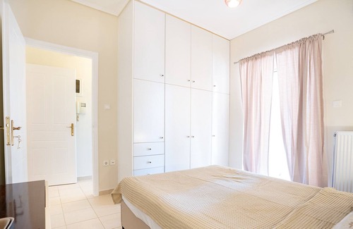 Kropia Apartment | Koropi 3 bedroom Apartment 4 pers.