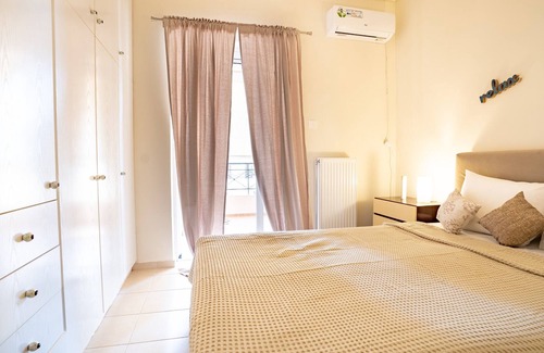 Kropia Apartment | Koropi 3 bedroom Apartment 4 pers.
