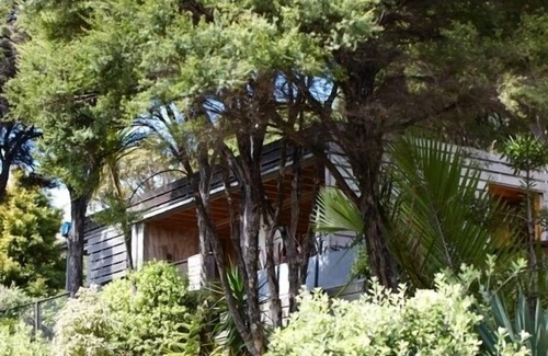 Tryphena Cottage | Koru Bach Medlands Beach Great Barrier Island