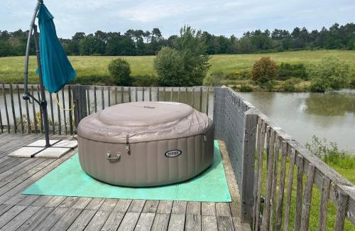 Lunas Cabin | kotas au bord de l'eau Les loges du temps a Lunas