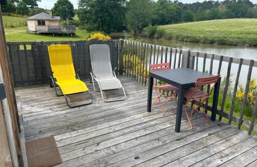 Lunas Cabin | kotas au bord de l'eau Les loges du temps a Lunas