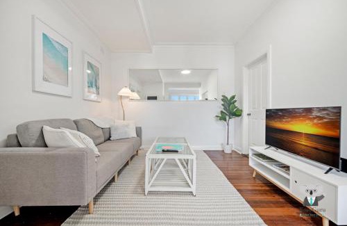 Kirribilli Apartment | KozyGuru | Kirribilli | Opera House View 2 Bed Apt