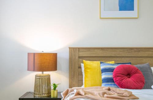 Leichhardt Apartment | KOZYGURU | Leichhardt | Cozy Holiday 3 BED Home + Free Parking