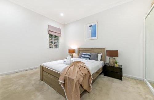 Leichhardt Apartment | KOZYGURU | Leichhardt | Cozy Holiday 3 BED Home + Free Parking