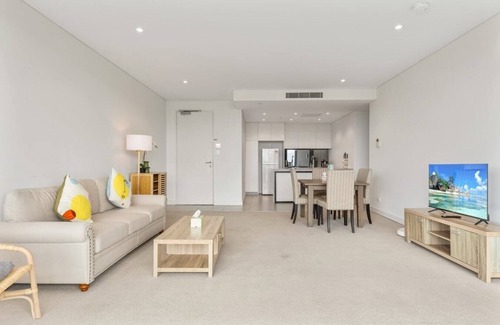 Mortlake Apartment | KozyGuru | Mortlake | Lovely 2 Bed APT