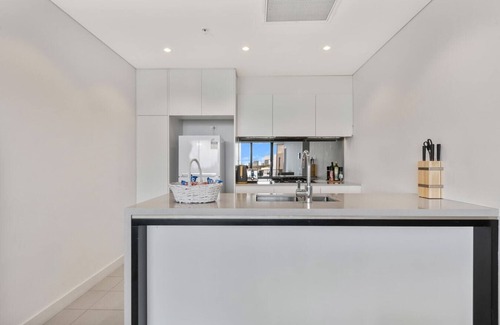 Mortlake Apartment | KozyGuru | Mortlake | Lovely 2 Bed APT