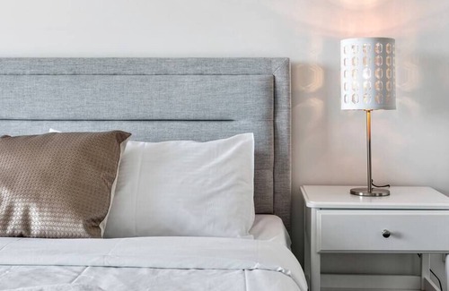 Parramatta Apartment | KozyGuru | Parramatta | 2 BED APT | Free Parking