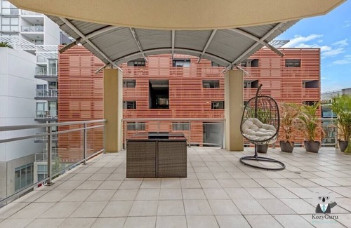 Parramatta Apartment | KozyGuru | Parramatta | 3 Beds APT