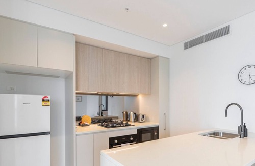 Rhodes Apartment | KozyGuru | Rhodes | Modern 2Bed Apt Parkingand Views