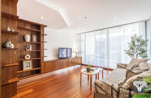 Waterloo Apartment | KozyGuru | Waterloo| Modern 2Level 2BR Apt Parking
