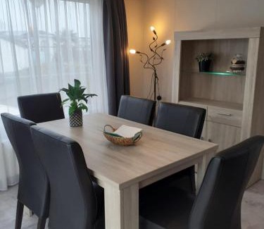 Sint-Annaland Ski Chalet | krabbenkreek 2