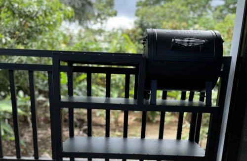 Agujas House | Kraken Cabin-escape in the jungle, abundance of wildlife, walk to Golfito Bay.
