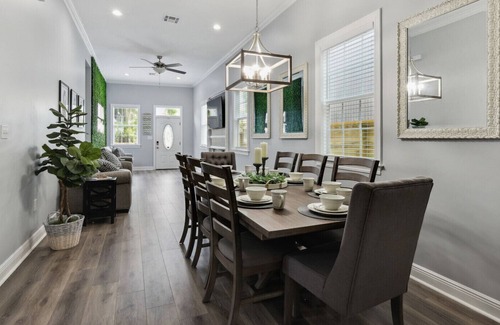 Faubourg Delassize House | Krewe of New Orleans, Walk to Streetcar & Freret St.
