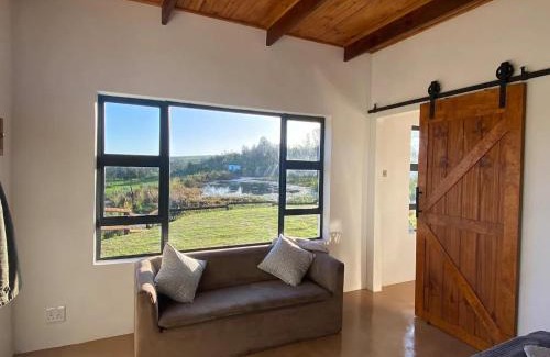 Theewaterskloof Apartment | Kromrivier Farm Accommodation