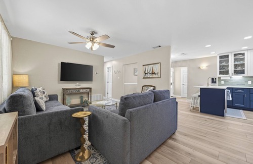 Wright House | Ksweetly's Sunset Cottage 4-bdrm, 2 bath, sand Volleyball Ct, Fort Walton Beach