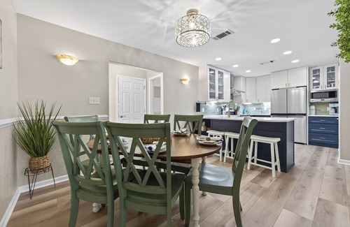 Wright House | Ksweetly's Sunset Cottage 4-bdrm, 2 bath, sand Volleyball Ct, Fort Walton Beach