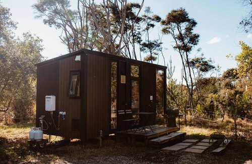 Rings Beach House | Kūaotunu Cabin 1 by Tiny Away
