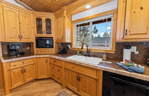 Castle Glen Estates Cabin | Kubo Del Sol