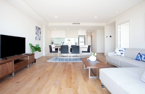 Crows Nest Apartment | KULA - Premium Three Bed Apartment