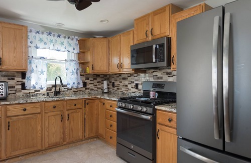 Centerville House | Kuma's Kottage 100 ft walk to private beach on Lake Wequaquet