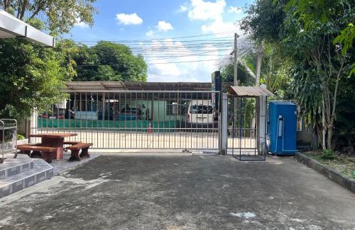 Nong Pla Lai House | Kunaeng ครัวกันเอง รีสอร์ท