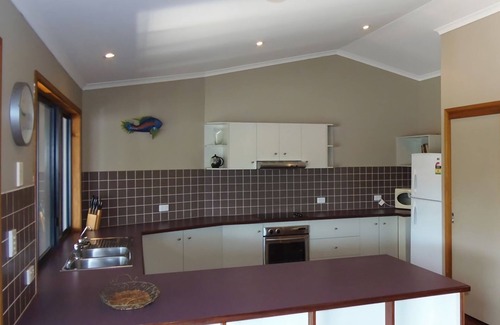 Rainbow Beach House | Kurrawah - Rainbow Beach. Modern Coastal Decor. Walk to beach and main street