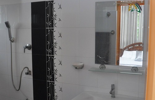 Gonagala Hotel | Kurumba Hills