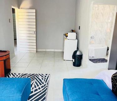 Rustenburg House | Kwa Mosete