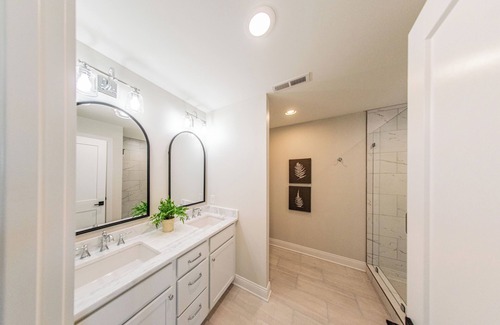 Grand Rivers Condo | KY Lake townhome in upscale community, minutes from dining & activities!
