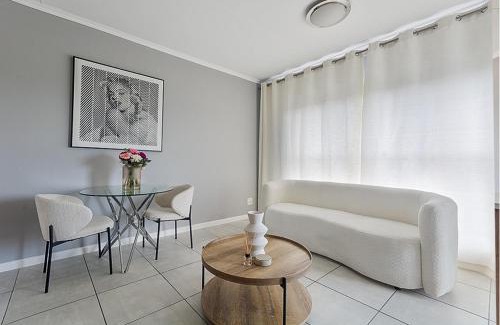 Greater Johannesburg Metropolitan Area Apartment | Kyalami Penthouse - Joburg Skyline Views