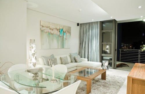 Victoria and Alfred Waterfront Apartment | Kylemore 405 B