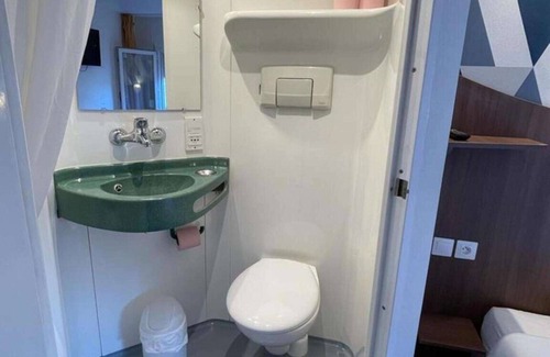 Val-de-Reuil Hotel | Kyriad Direct Rouen Sud - Val de Reuil