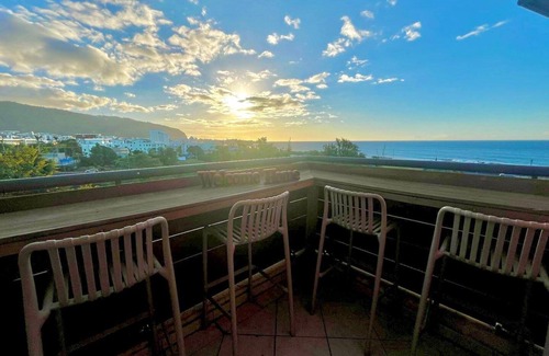 Sainte-Clotilde Centre Apartment | L'échappée Bleue, sea view, close to the airport