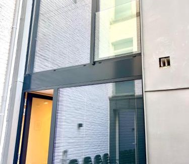 Saint-Laurent Apartment | L'élégant Triplex - Appartement d'architecte