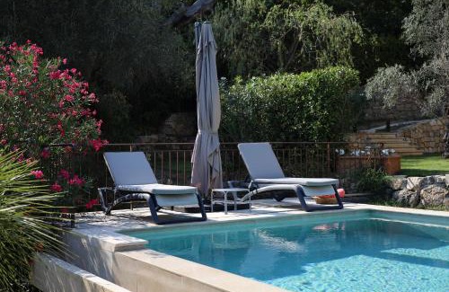 Mougins Villa | L'élégante Bastide en pierre avec vue sur le vieux village de Mougins