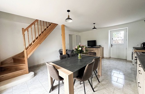 La Tour-Saint-Gelin House | L'Évasion Gelinoise