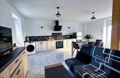 La Tour-Saint-Gelin House | L'Évasion Gelinoise