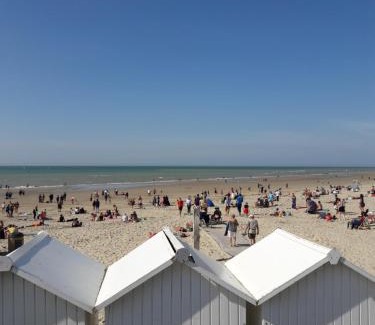 Fort-Mahon-Plage Apartment | L Îlot de la Baie, super studio 4p face à la mer, parking gratuit, wifi, classé 2 étoiles à Fort Mahon Plage, Baie de Somme