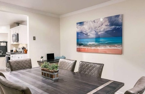 Sun Valley House | L.A. Beauty: Inviting Home near Burbank/Hollywood