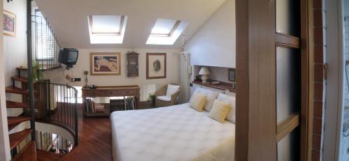 Murat Town Apartment | L'Abbaino