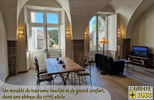 Clermont Ferrand City Centre House | L'Abbaye 1688
