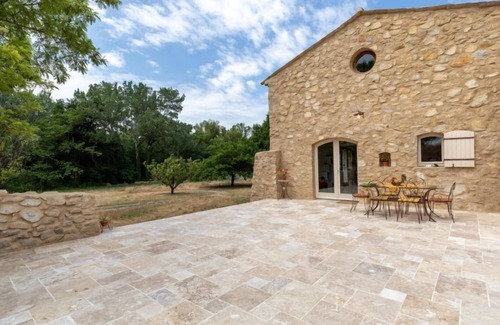 Caderousse House | L'Abri Cotheri by Interhome