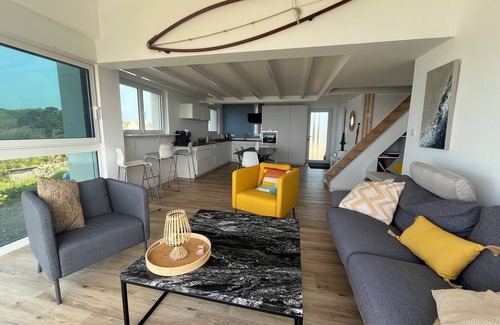 Plougonvelin House | "L'Abri côtier", exceptional location on the cliff with 180° sea view.